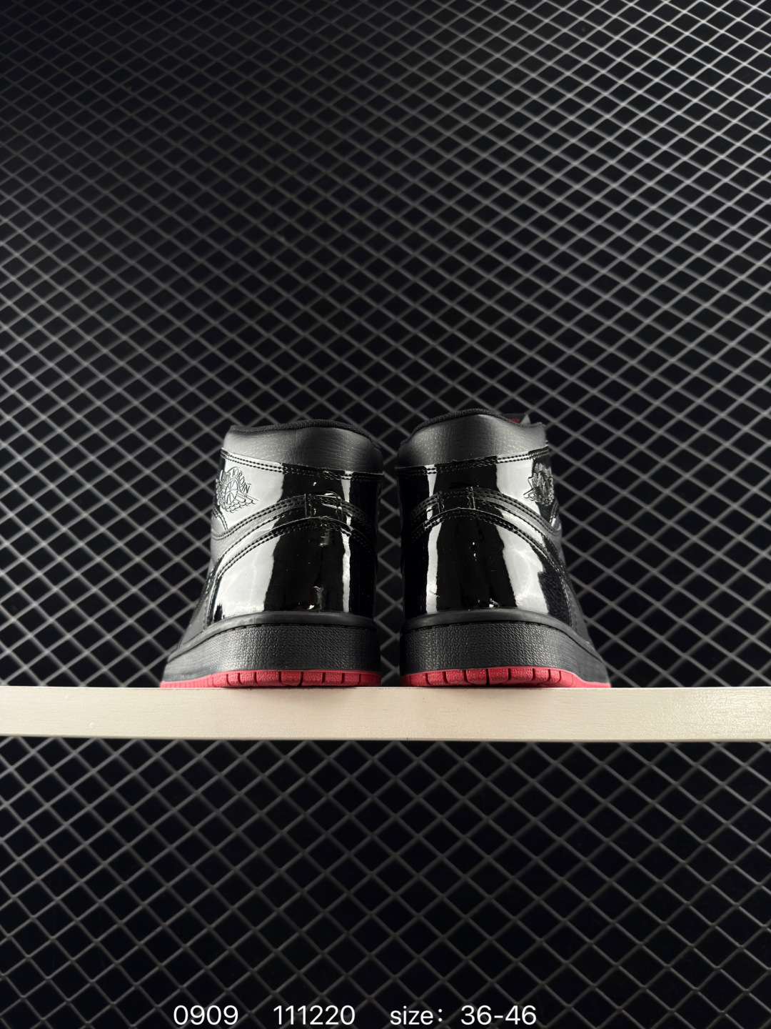 Nike Air Jordan 1 Retro High OG”Black/White“